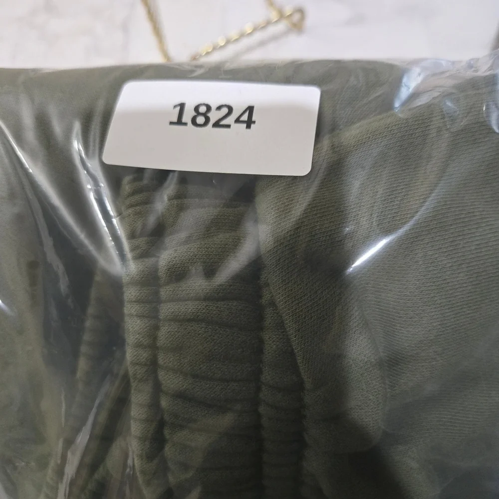 Nike‎ Sportswear Club Graphic Shorts Men Small  Green Fleece Swoosh Active Gym